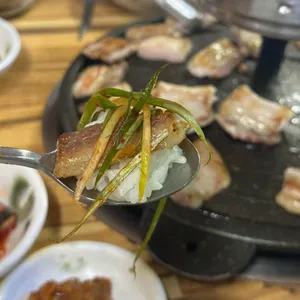 전진 생삼겹 사진