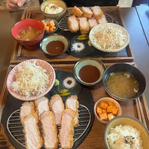 윤돈 사진