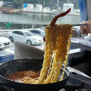 강구항 대게직판장 이오 사진