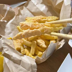 청년치킨 사진