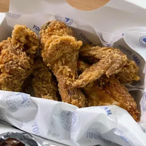 청년치킨 사진