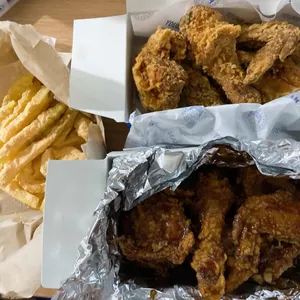 청년치킨 사진