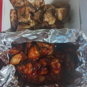 꾸브라꼬숯불두마리치킨 사진
