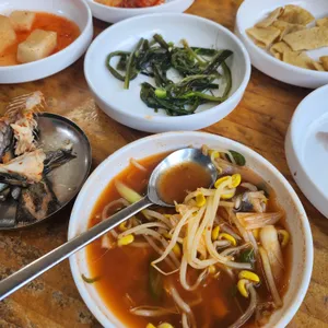 콩깍지콩나물국밥 사진