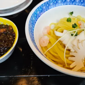 슈엔 사진