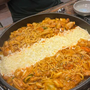 고수닭갈비 사진