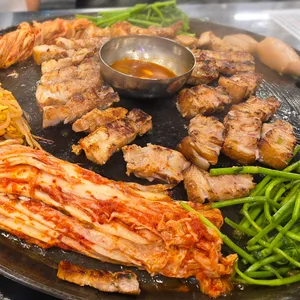 동두천솥뚜껑삼겹살 사진