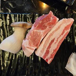 주돈 사진