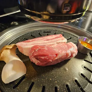 주돈 사진
