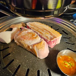 주돈 사진