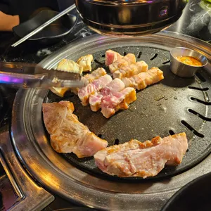 주돈 사진