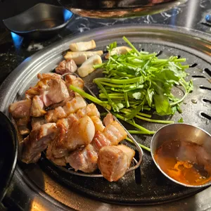 주돈 사진