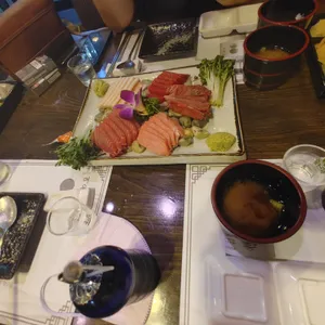 웃는돌참치 사진