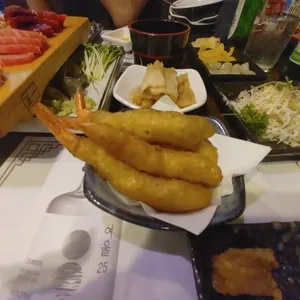 웃는돌참치 사진