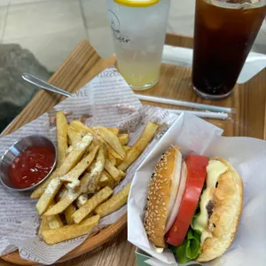 카페 까치와 호랑이 사진
