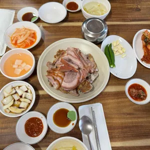 신사동왕족발 사진