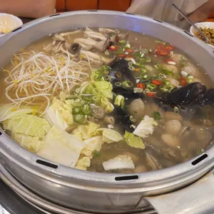 갯벌의 조개 사진
