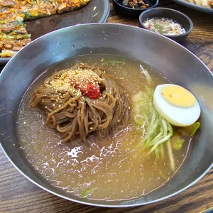 벚골도토리막국수 사진
