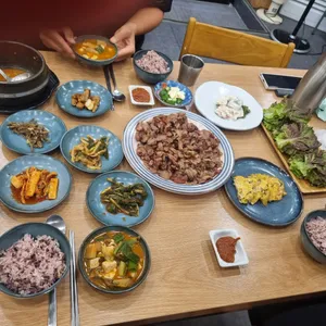 광릉 숯불고기백반 사진