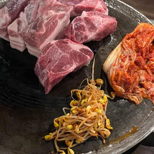 동두천솥뚜껑삼겹살 사진
