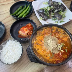 신창손 순대국밥 리뷰 사진