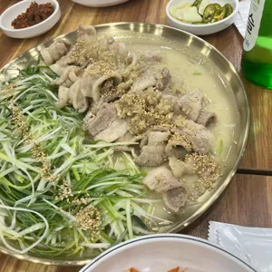 항아리얼큰이칼국수 사진