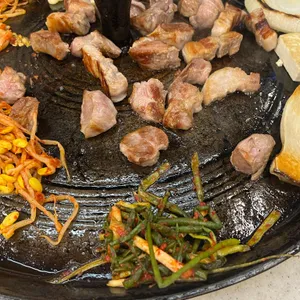 싹쓰리솥뚜껑김치삼겹살 사진