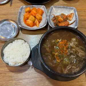 창성옥 사진