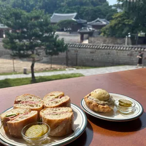 미트테일 사진