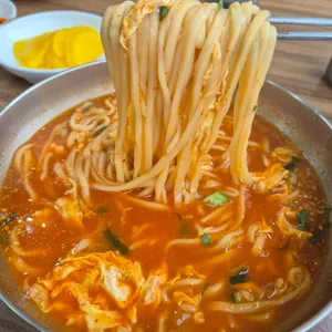 공주얼큰이칼국수 사진