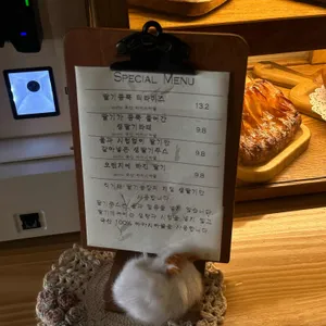 화이트하우스 리뷰 사진
