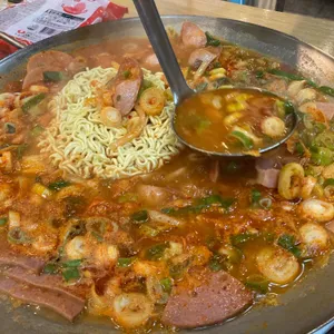 놀부부대찌개 사진