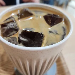 이월로스터스 사진