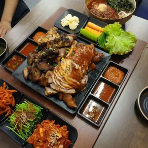 귀한족발 사진