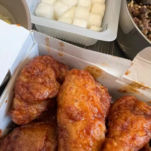 교촌치킨 사진