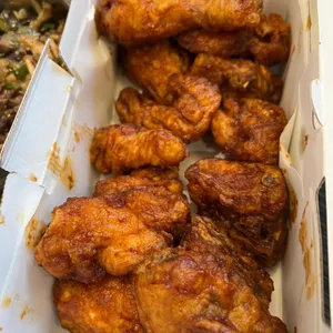 교촌치킨 사진