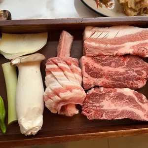 육향정 사진