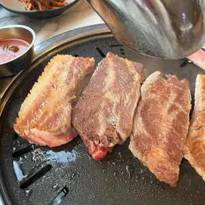육향정 사진