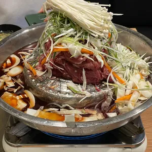 오월돼지 사진