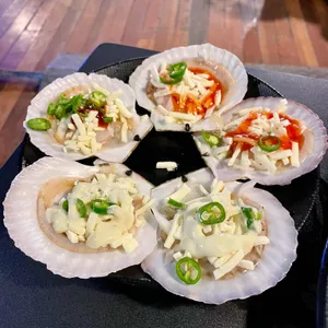 조개와 칼국수 사진