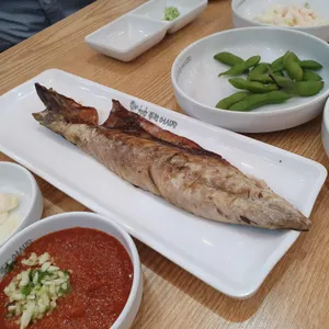 청춘종합어시장 사진