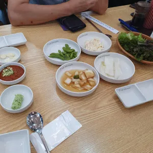 청춘종합어시장 사진