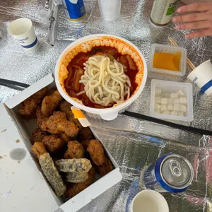 교촌치킨 사진