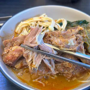 숯불뼈구이 핫뼈감자탕 사진