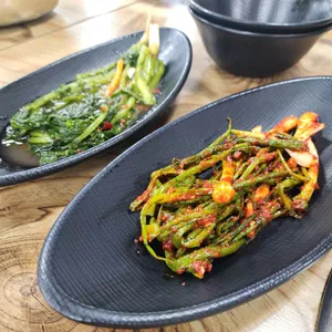 황금 손칼국수 간장게장 사진