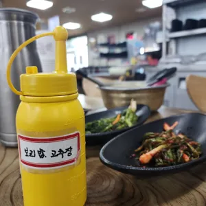 황금 손칼국수 간장게장 사진