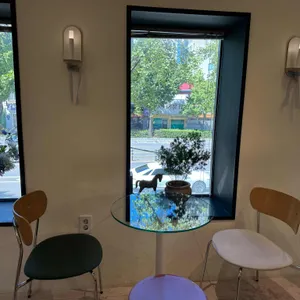 이스터 서울 리뷰 사진