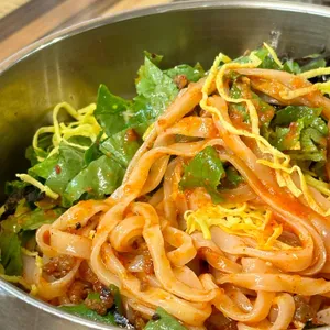 평이담백 뼈칼국수 사진
