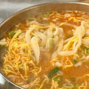 평이담백 뼈칼국수 사진