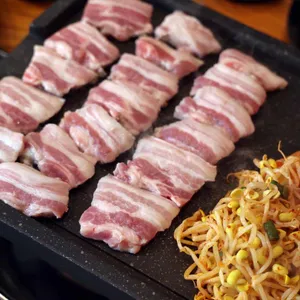 고백집 백반 삼겹살 사진